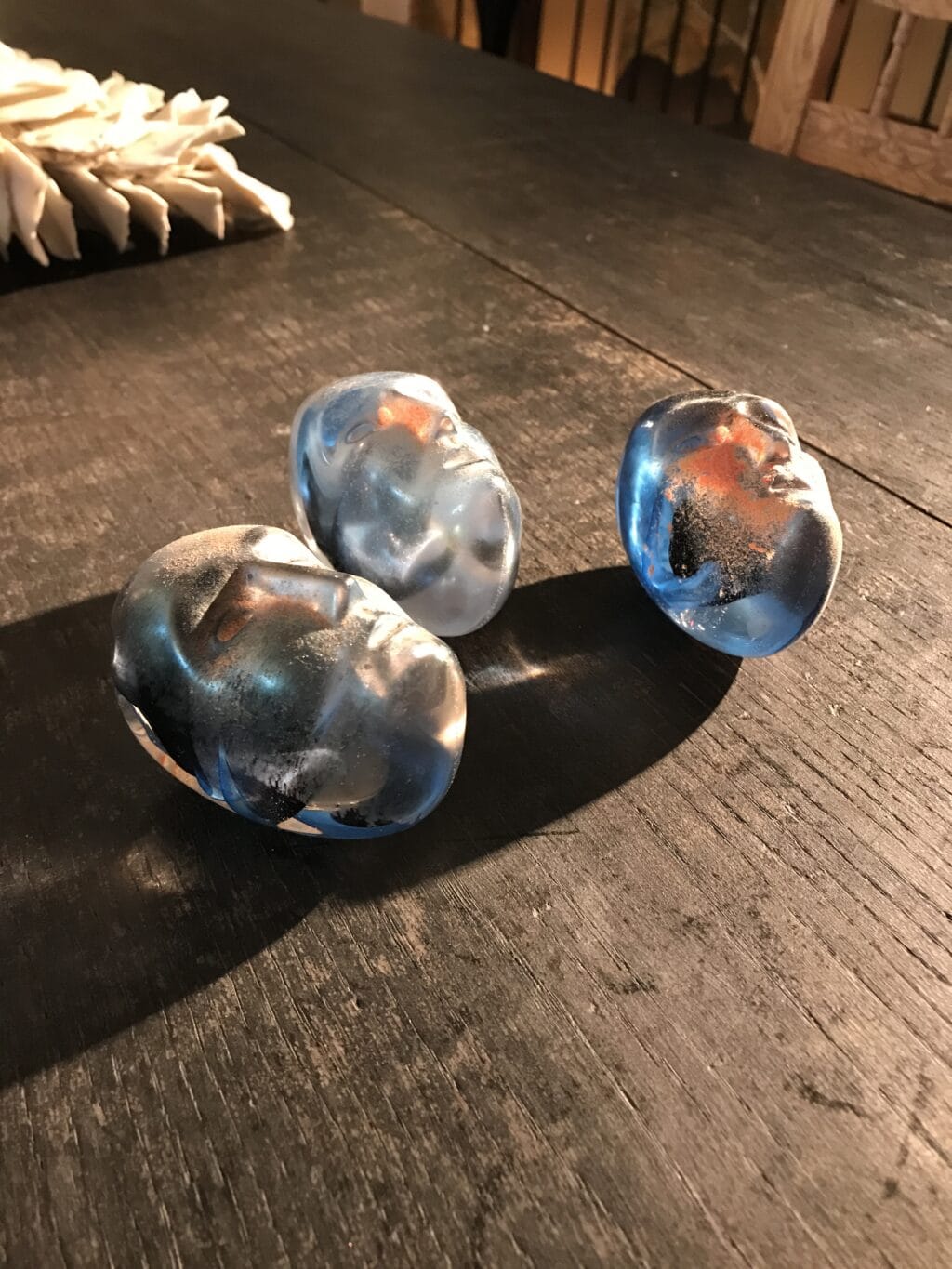 Trois Masques En Verre Par Bertil Vallien Pour Kosta Boda – Image 6