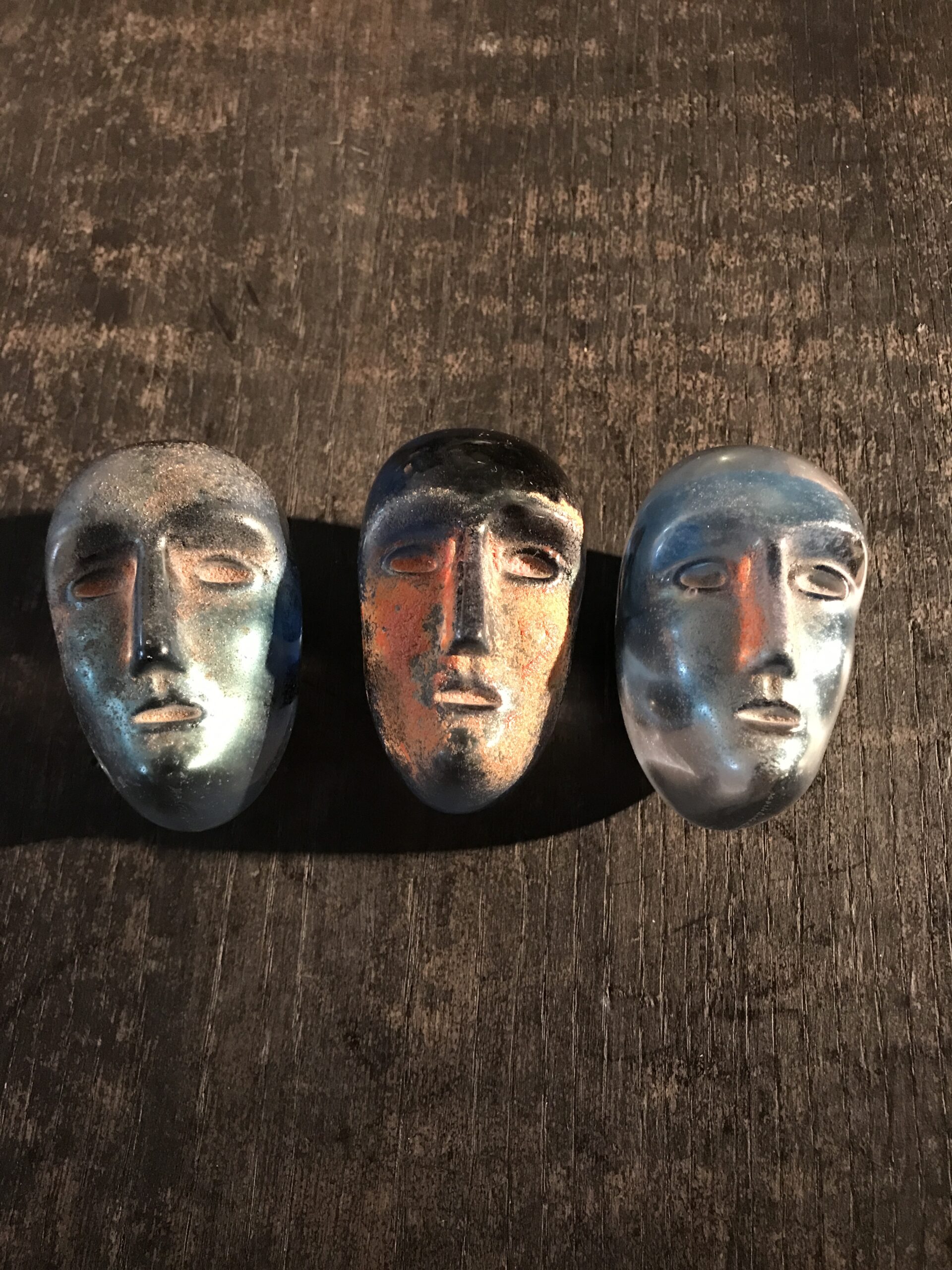 Trois Masques En Verre Par Bertil Vallien Pour Kosta Boda