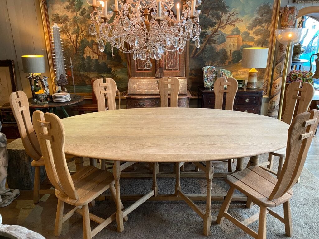Grande table ovale dite "getleg" en chêne naturel - France XIXe