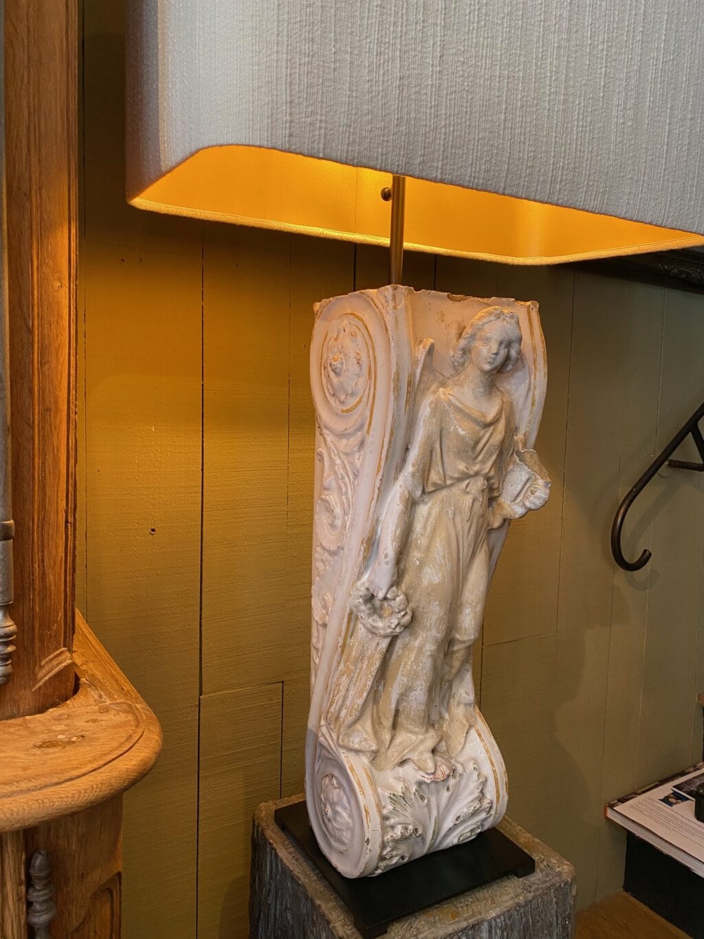 Paire de lampes en céramique blanche émaillée XIXe + AJ rectangles coins arrondis – Image 4