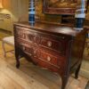 Commode à deux tiroirs en bois sculpté motif coeur fin XIX – Image 2