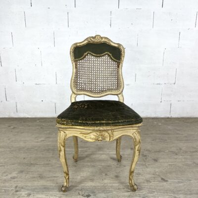 Chaise Louis XV en bois doré, dossier cannage et assise cuir – XVIIIe siècle