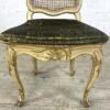 Chaise Louis XV en bois doré, dossier cannage et assise cuir – XVIIIe siècle
