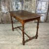 table Louis XIII en bois de gayak massif avec pieds balustres et entretoise en H, fin XVIIe siècle