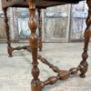 table Louis XIII en bois de gayak massif avec pieds balustres et entretoise en H, fin XVIIe siècle
