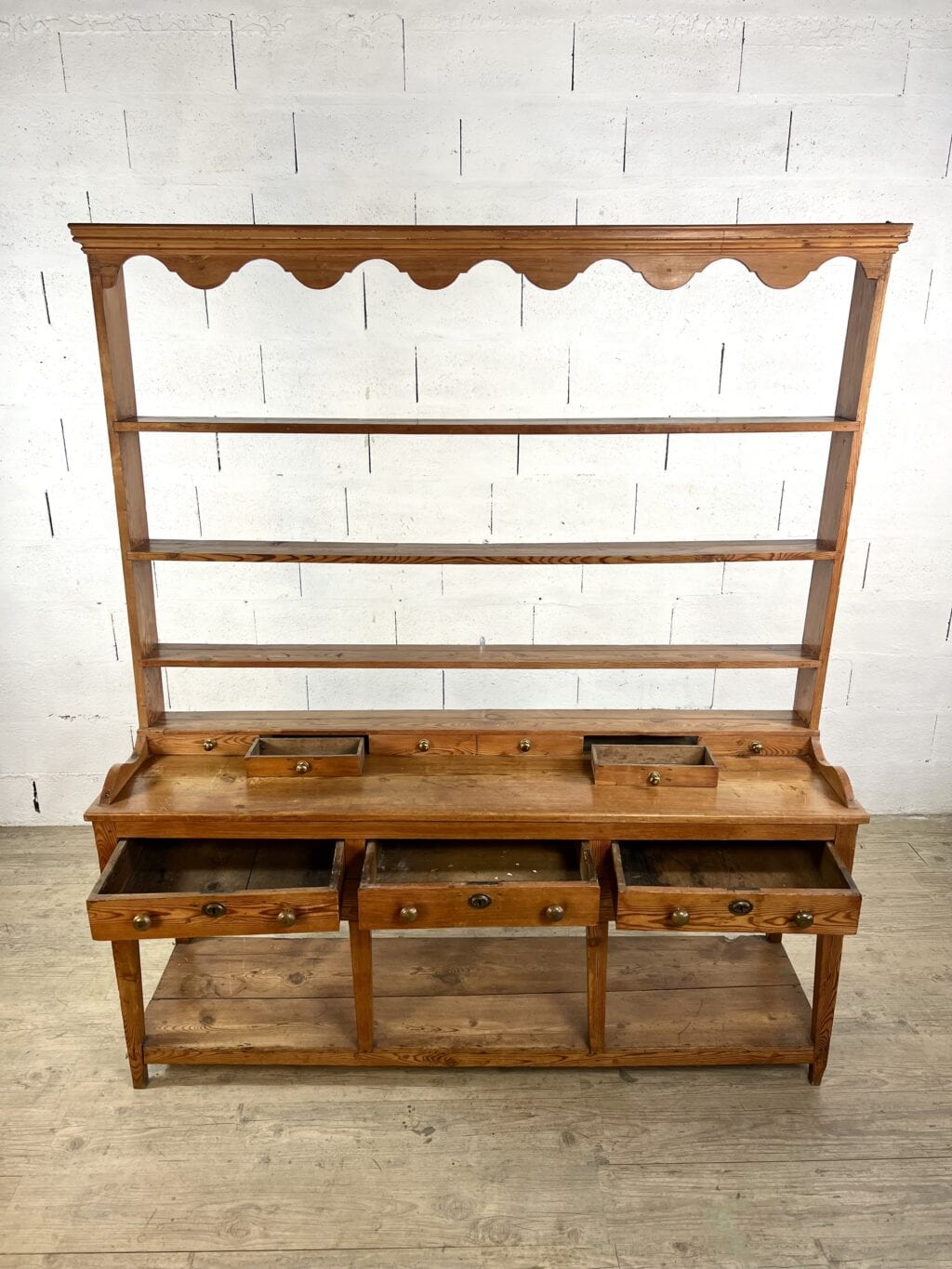 Vaisselier de ferme en bois naturel