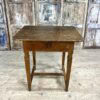 bureau ancien en chêne massif avec tiroir et gravure J.AB, mobilier de campagne XIXe