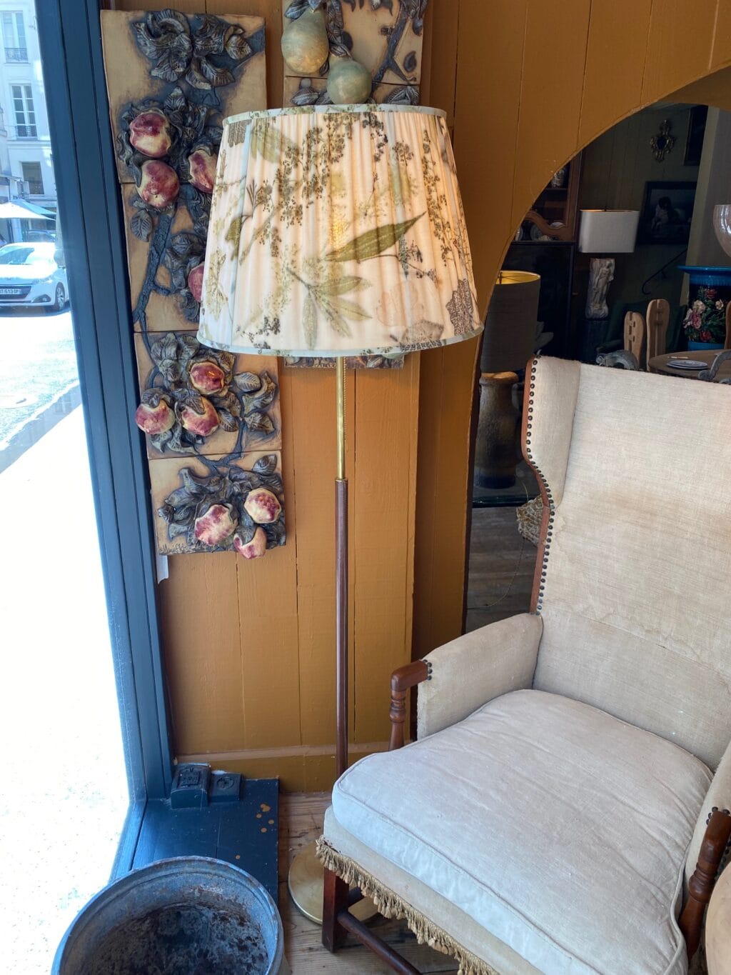 Paire de lampadaires laiton et cuir ca.1960 + A/J teinture naturelle – Image 4