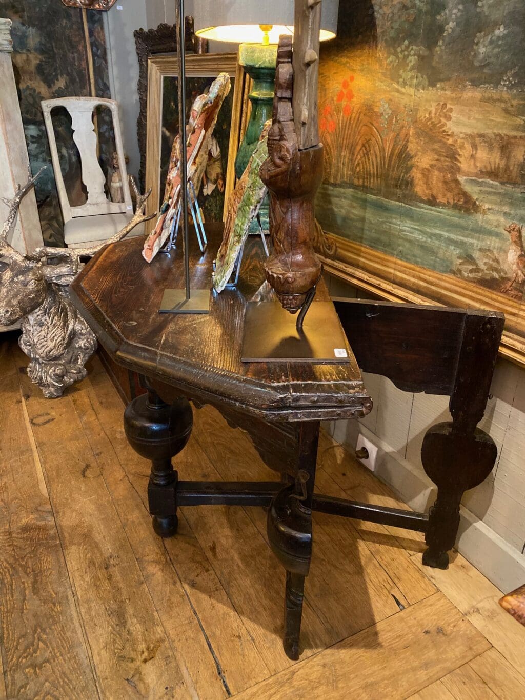 Table a jeux pliante octogonale en chêne ciré XVIIe – Image 3