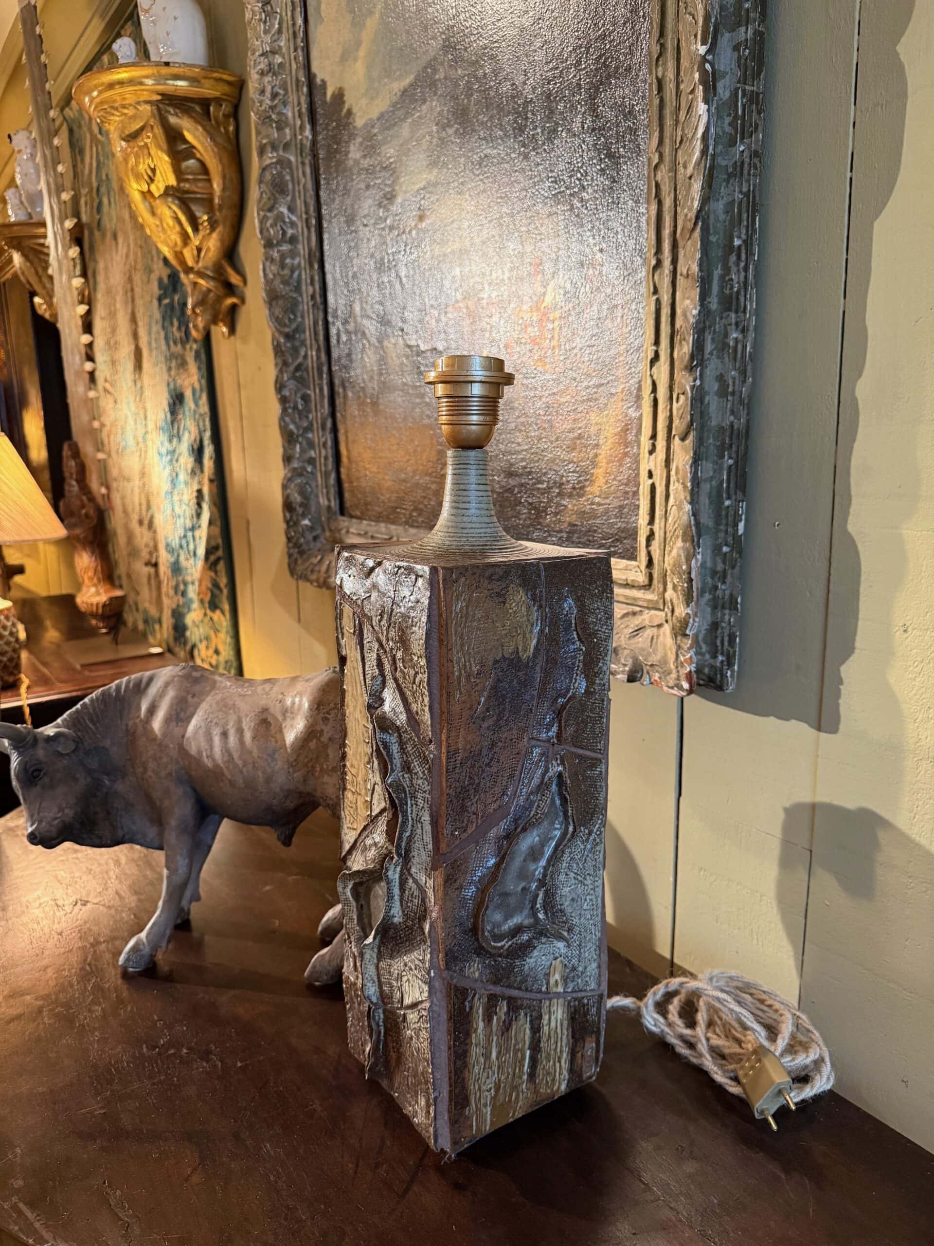 Grande lampe Danoise - grés sculpté en relief - Style brutaliste ca.1960 – Image 5