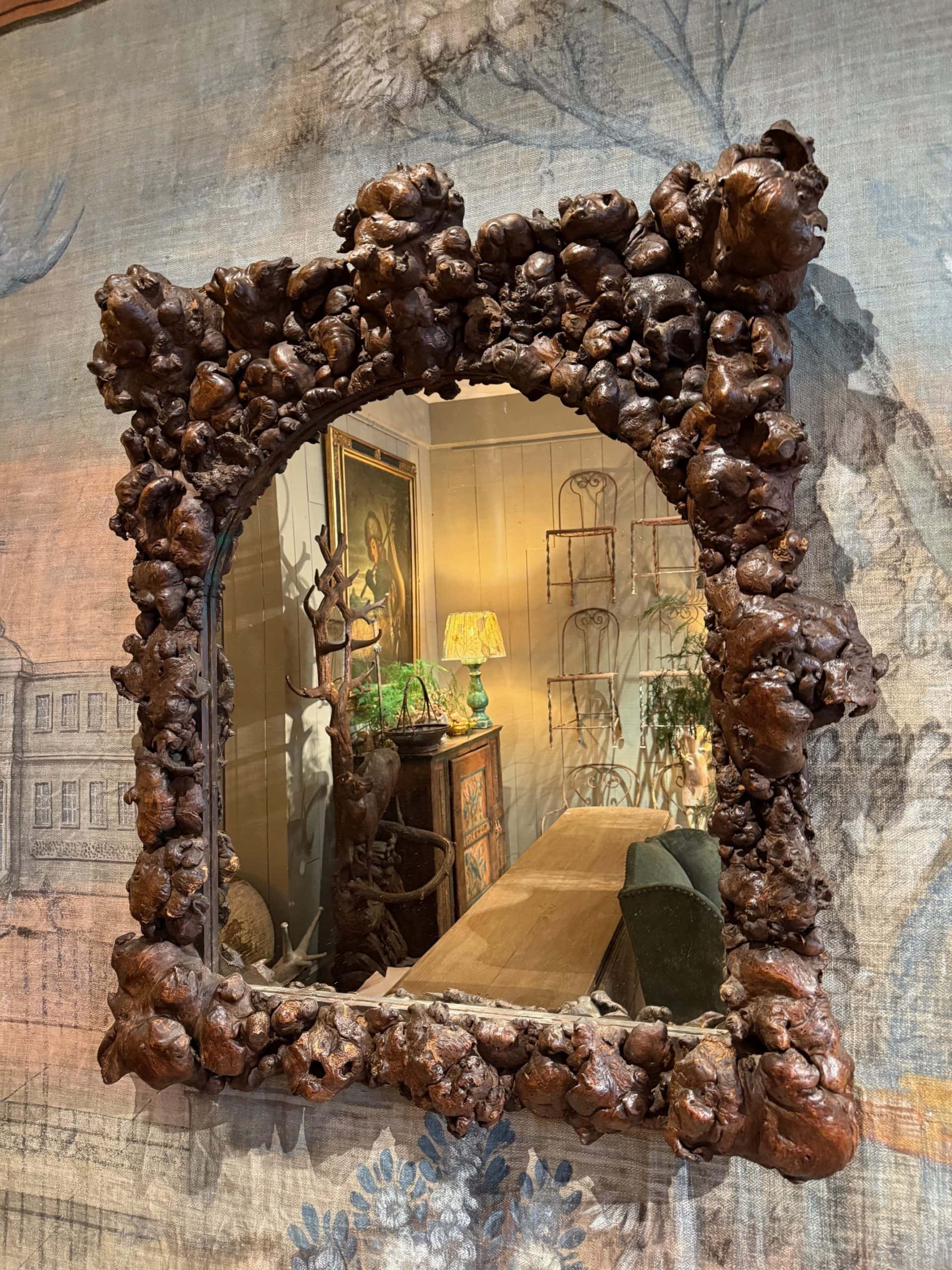 Grand miroir en ronce de bois foncé- XIX