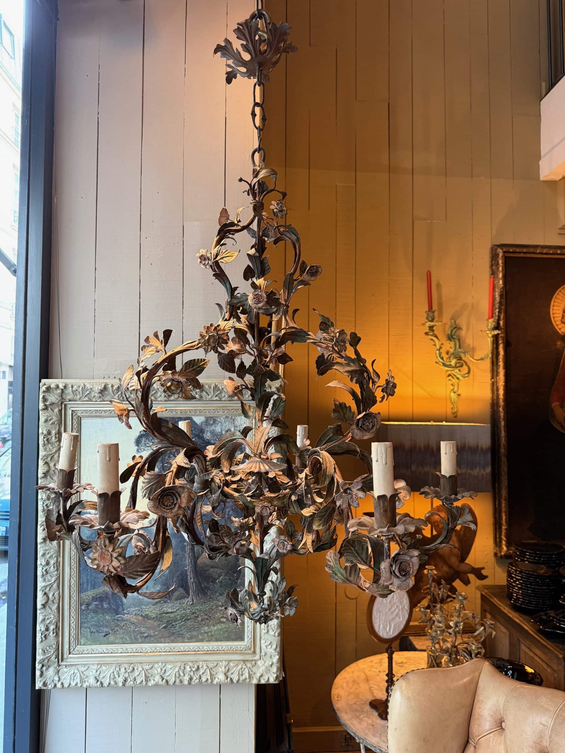 Lustre corbeille en tôle peinte & fleurs en métal – Italie XIXe