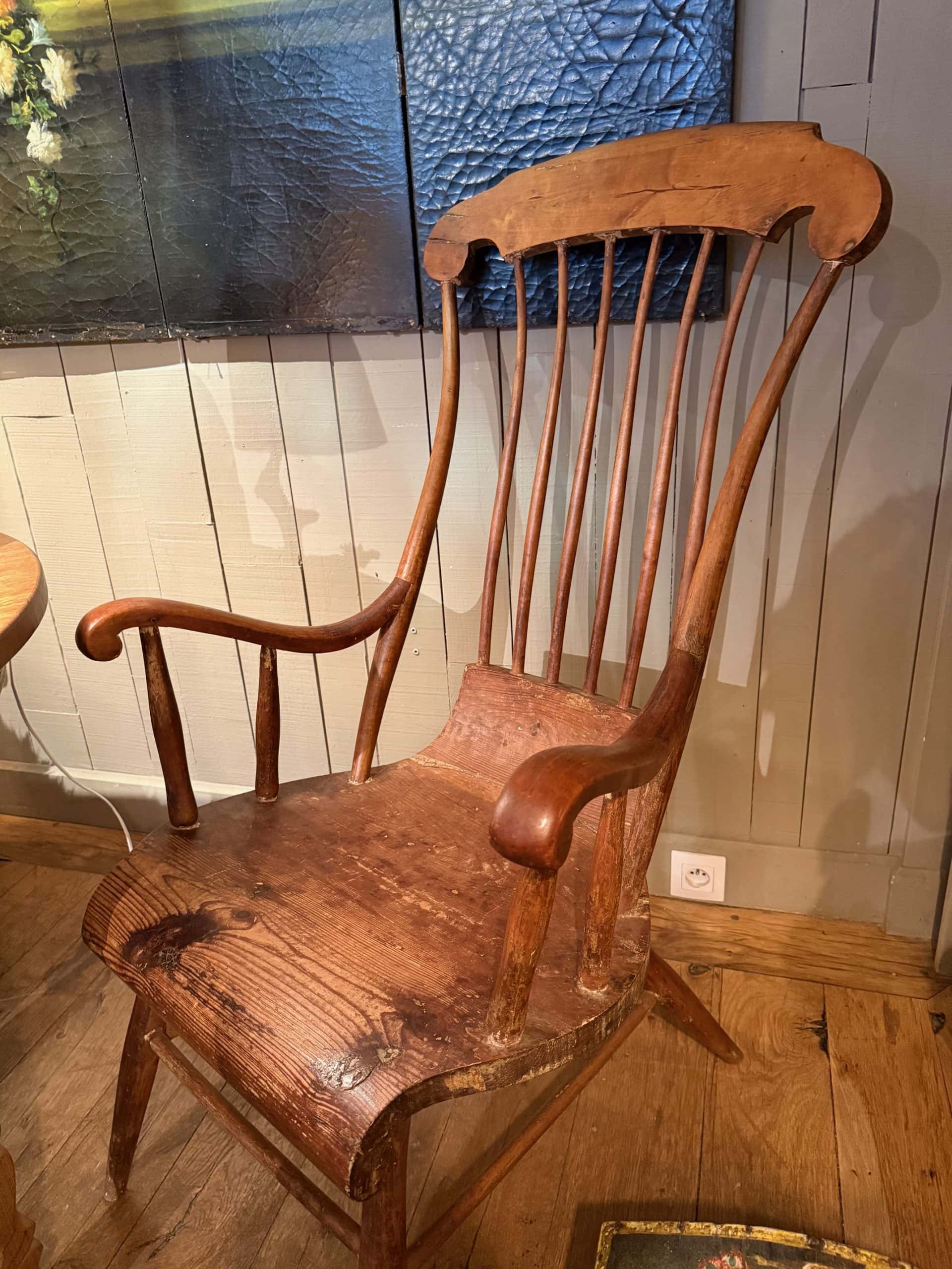 Grand fauteuil en pin naturel – Travail Scandinave fin XIXe