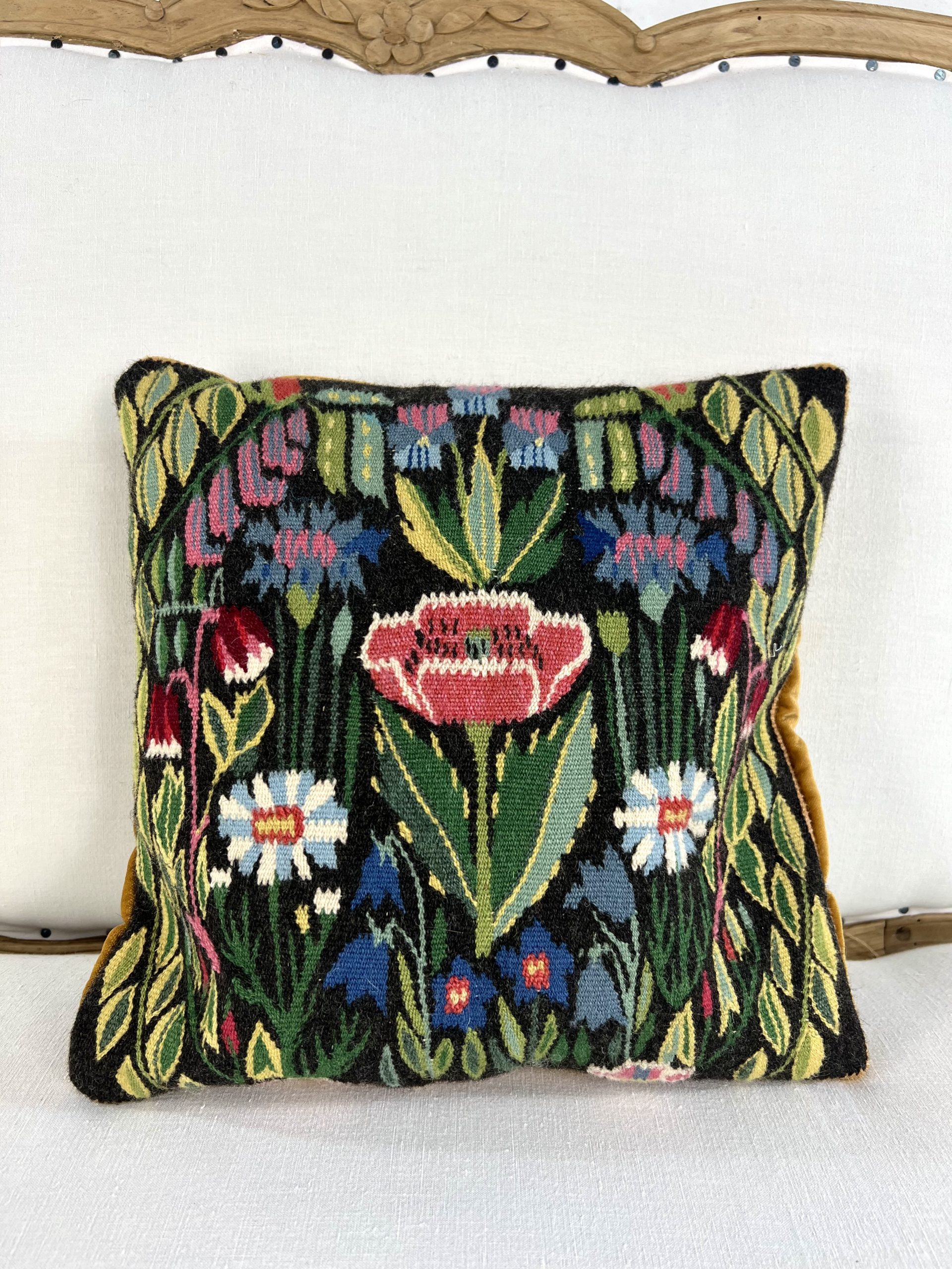 Coussin ancien en laine – Tissage artisanal floral du Skåne