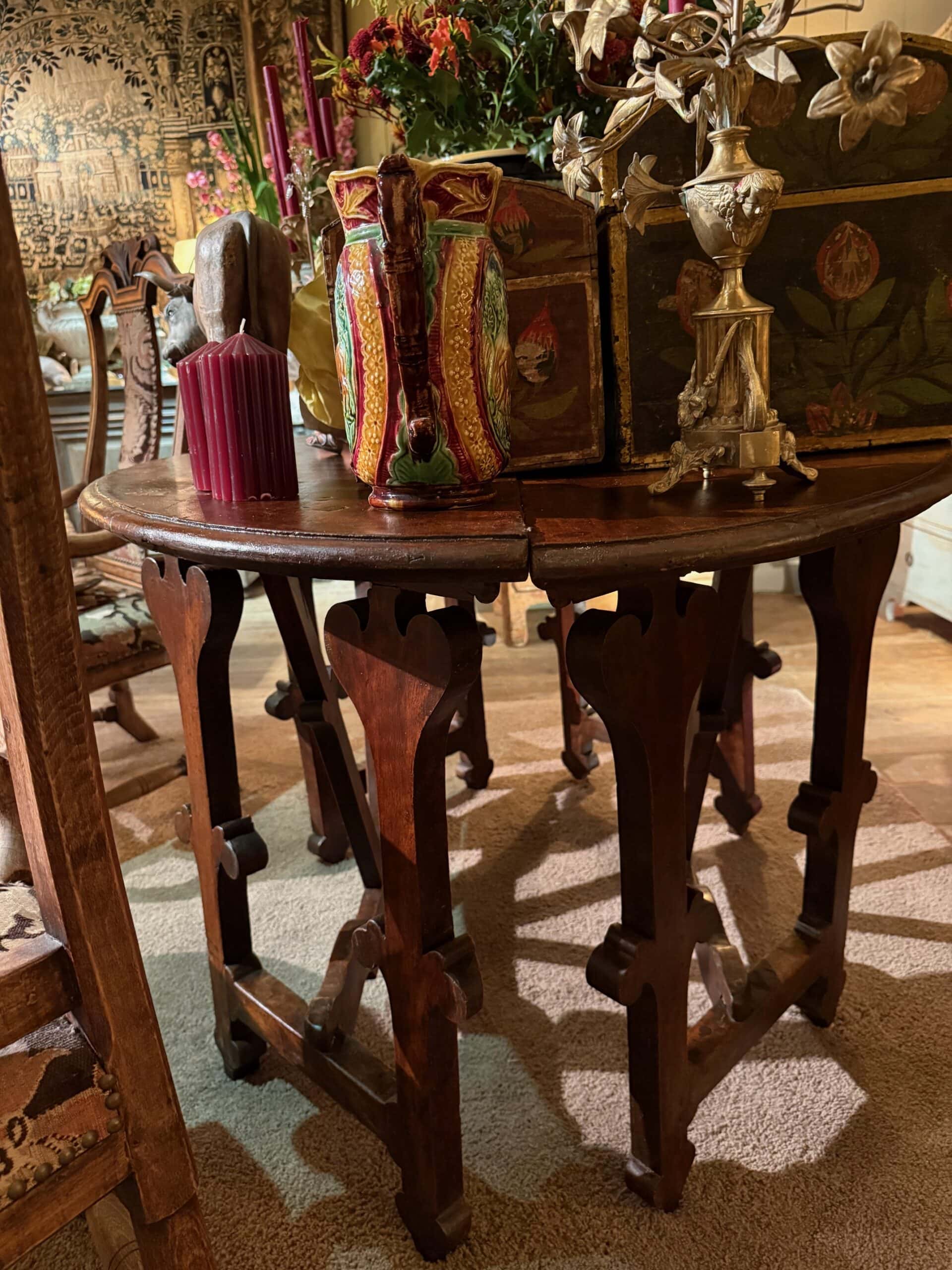 Paire de consoles en noyer patiné - Nord de l'Italie XIXe – Image 4