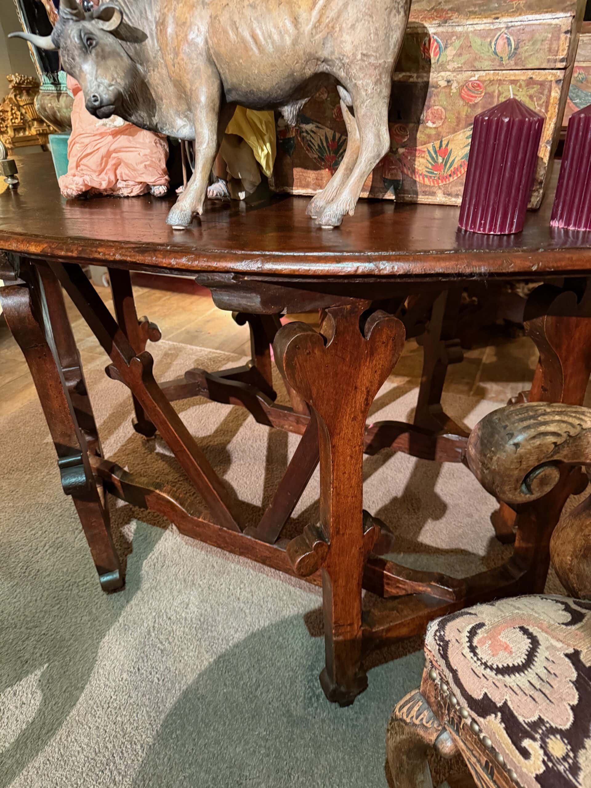 Paire de consoles en noyer patiné - Nord de l'Italie XIXe – Image 3