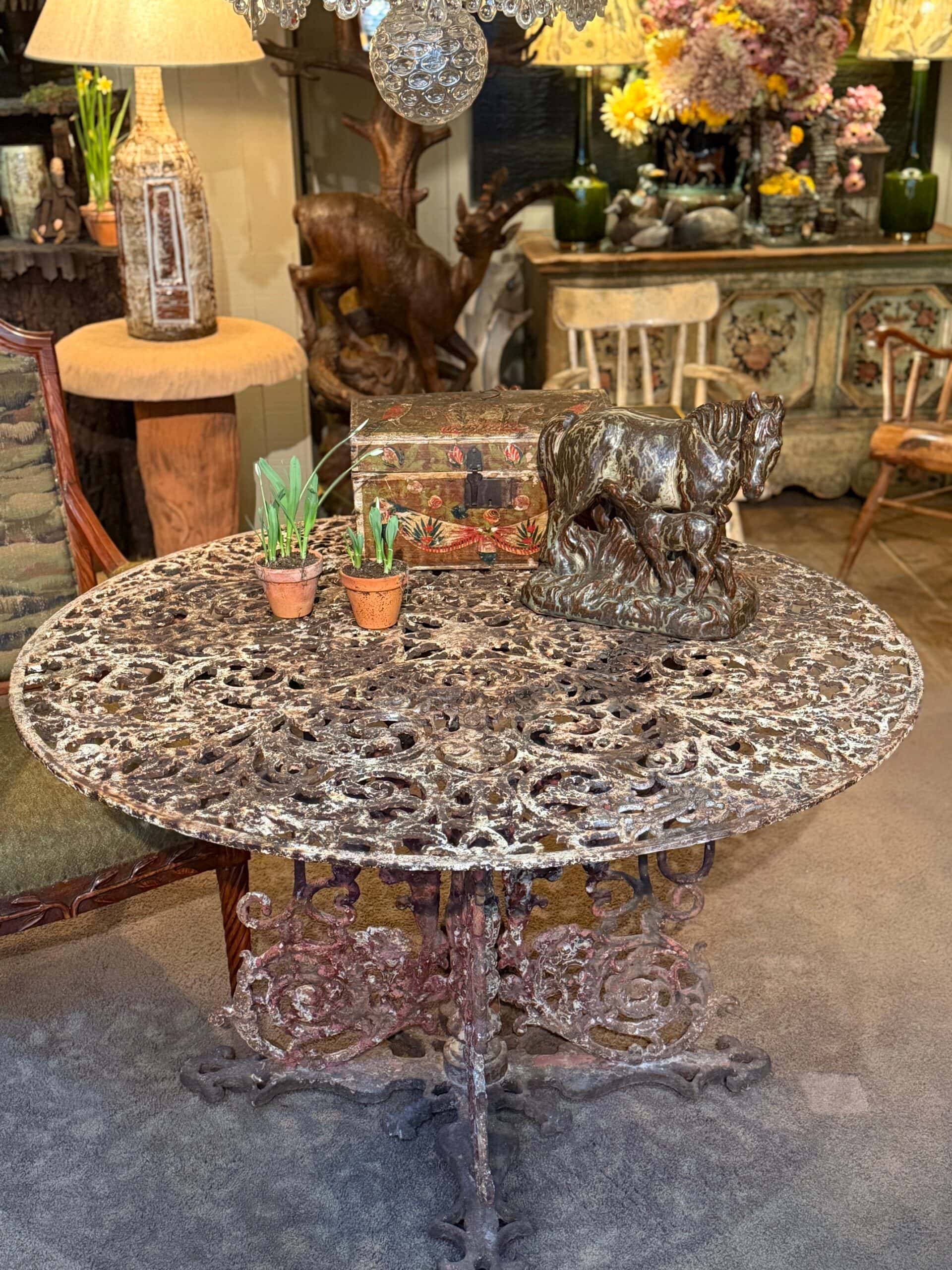 Grand guéridon de milieu en fonte de fer plateau ajouré - D'époque XIXe – Image 11