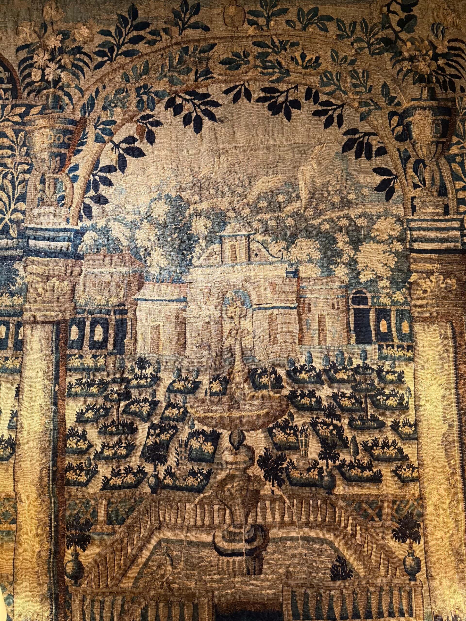 Grande tapisserie Flamande en Verdure d’époque XVIIe