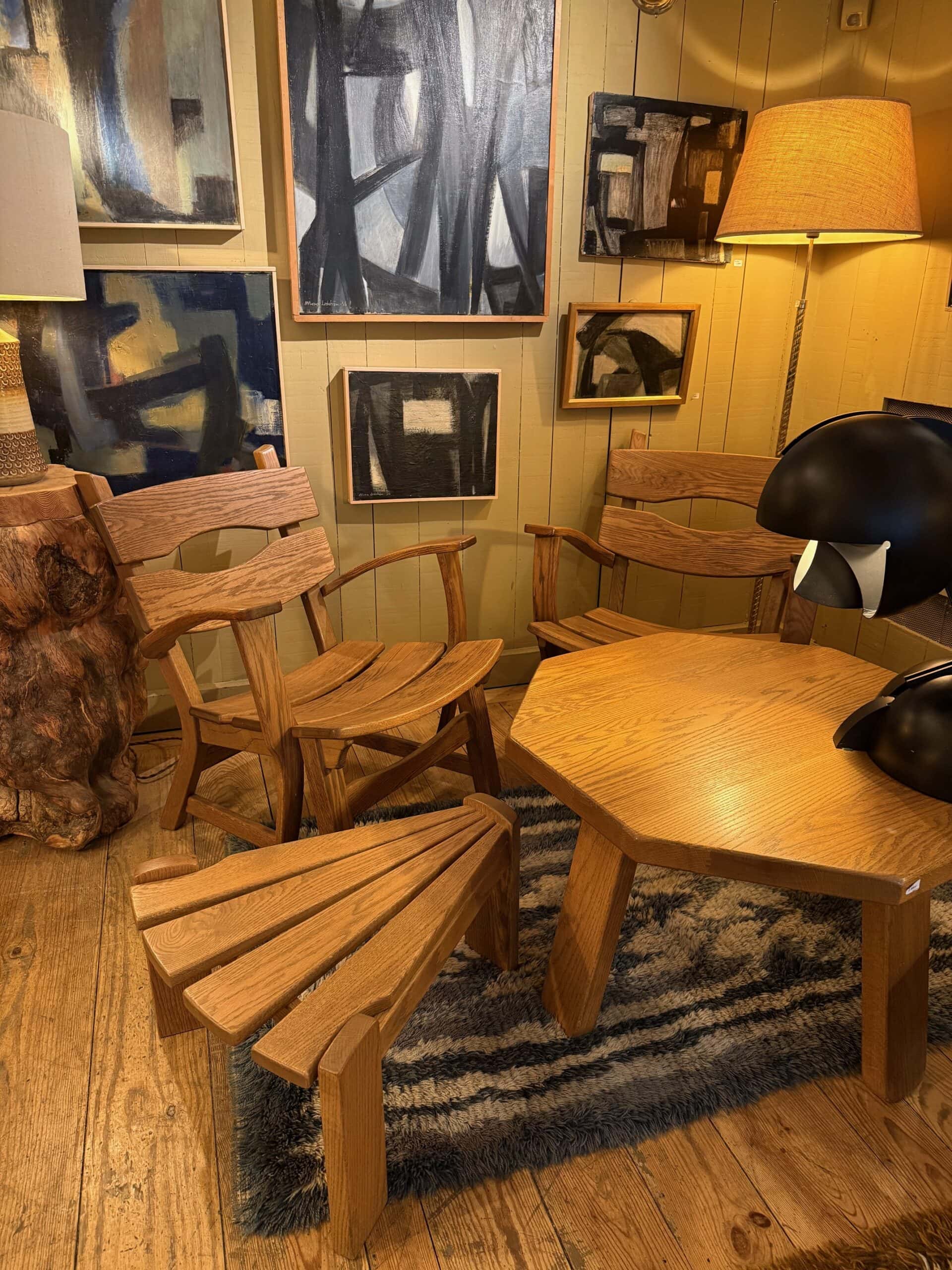 Ensemble Lounge brutaliste en chêne massif -3 fauteuils +table+1 stool- ca.1960