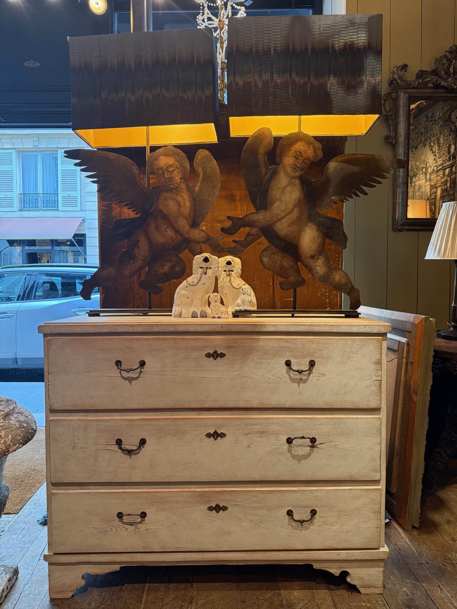 Commode suédoise patine blanche ca.1900