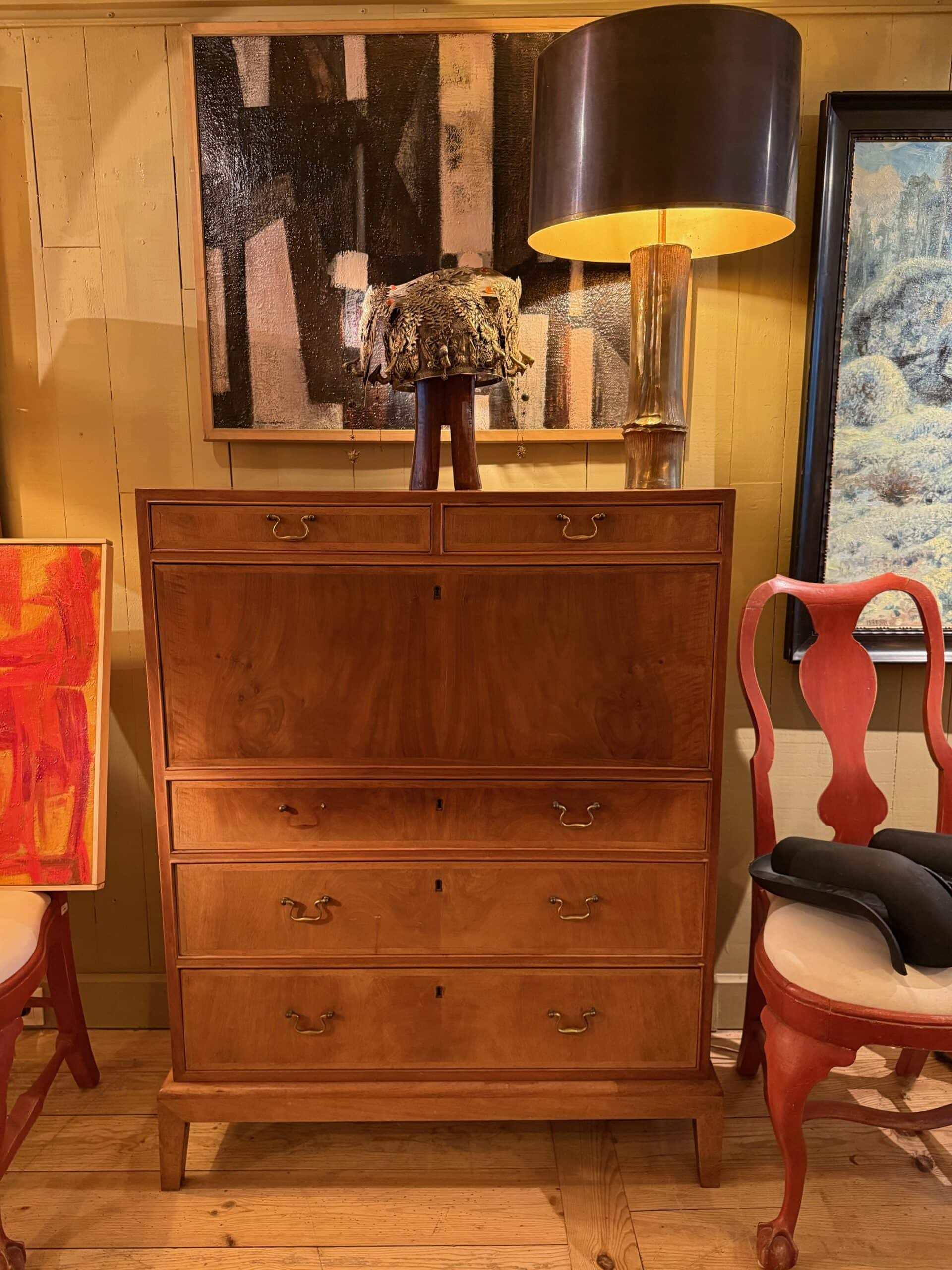 Commode secrétaire en bois clair par l’ébéniste Louis G. Thiersen. Danemark ca.1940s