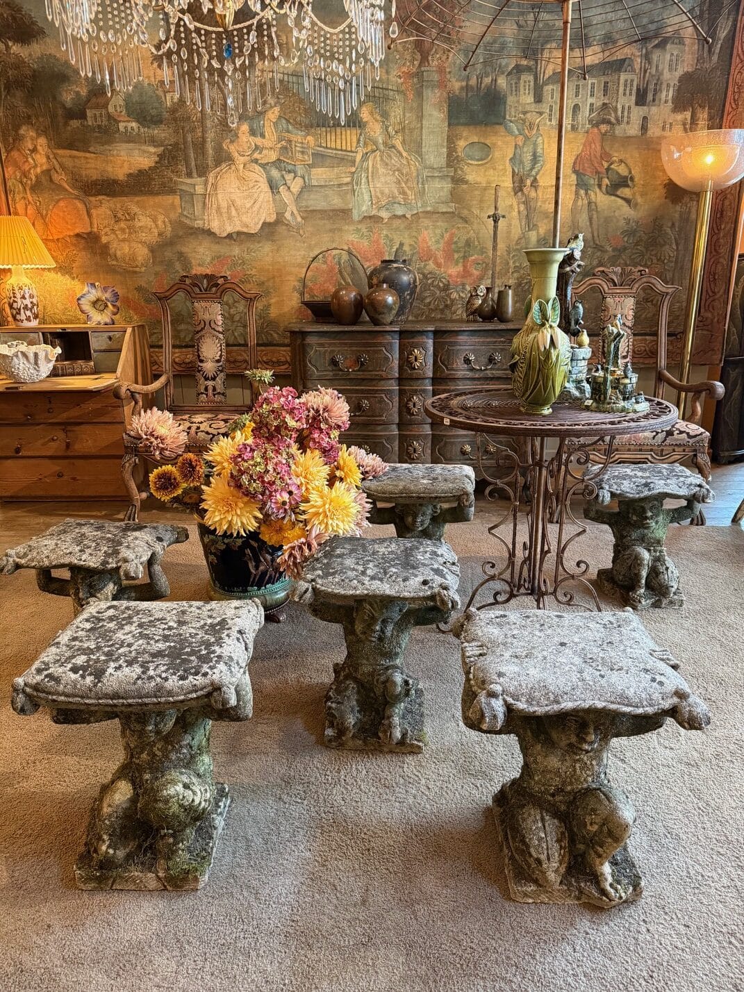 Rare suite de 6 tabourets “faunes” en pierre sculptée – Italie XIXe