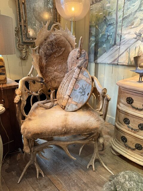 Paire de grands fauteuils bois de cerfs clairs - France XIXe – Image 2