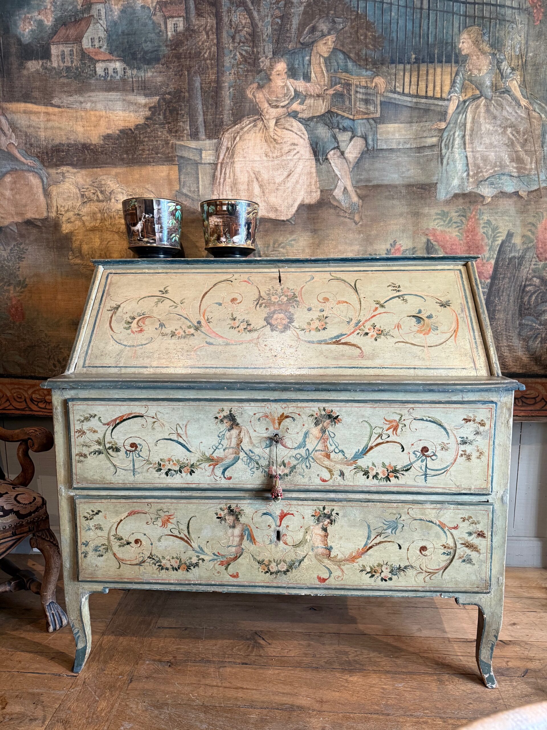 Grand secrétaire scriban en bois peint polychrome – Région des Marches – Italie XVIIIE