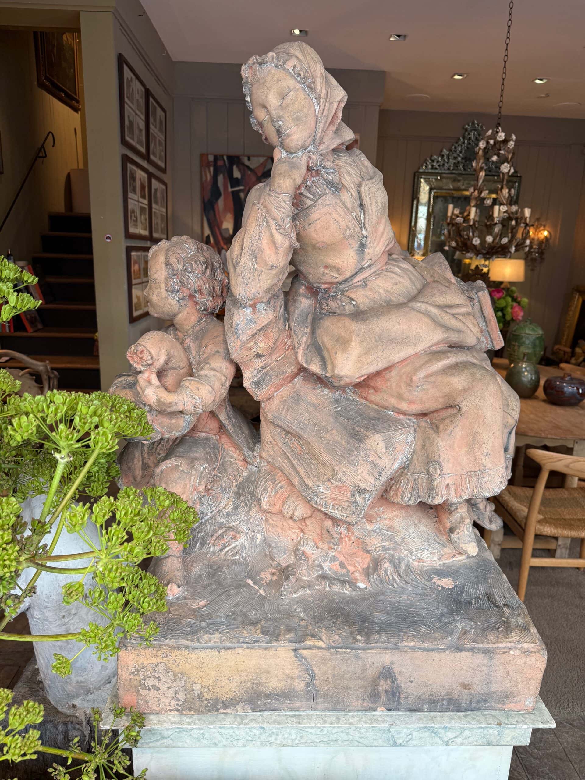 Groupe en terre cuite figurant “Une jeune paysanne & ses enfants” signée Gossin Frères à Paris