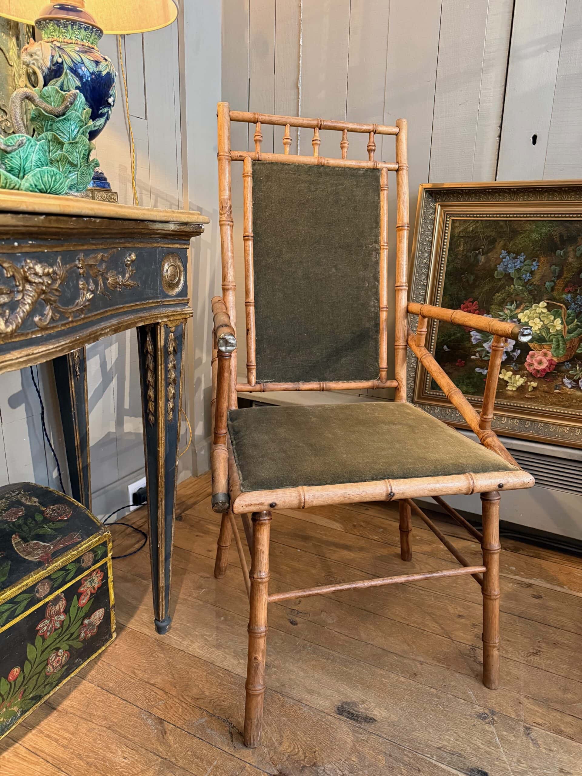 Fauteuil bois imitation Bambou velours vert par Bodafors – Suède ca.1960