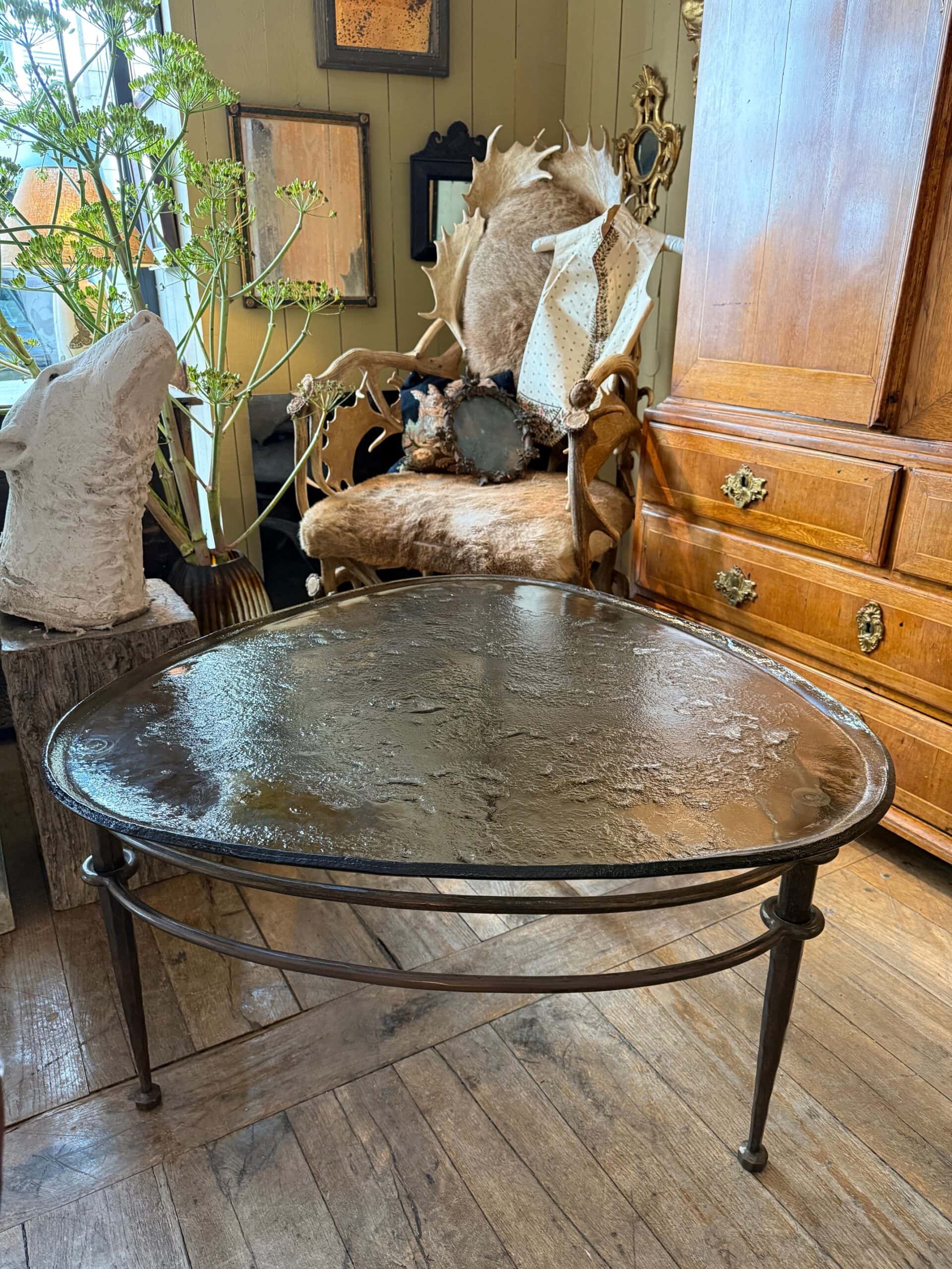 Table basse en bronze & verre fumé – ca.1970