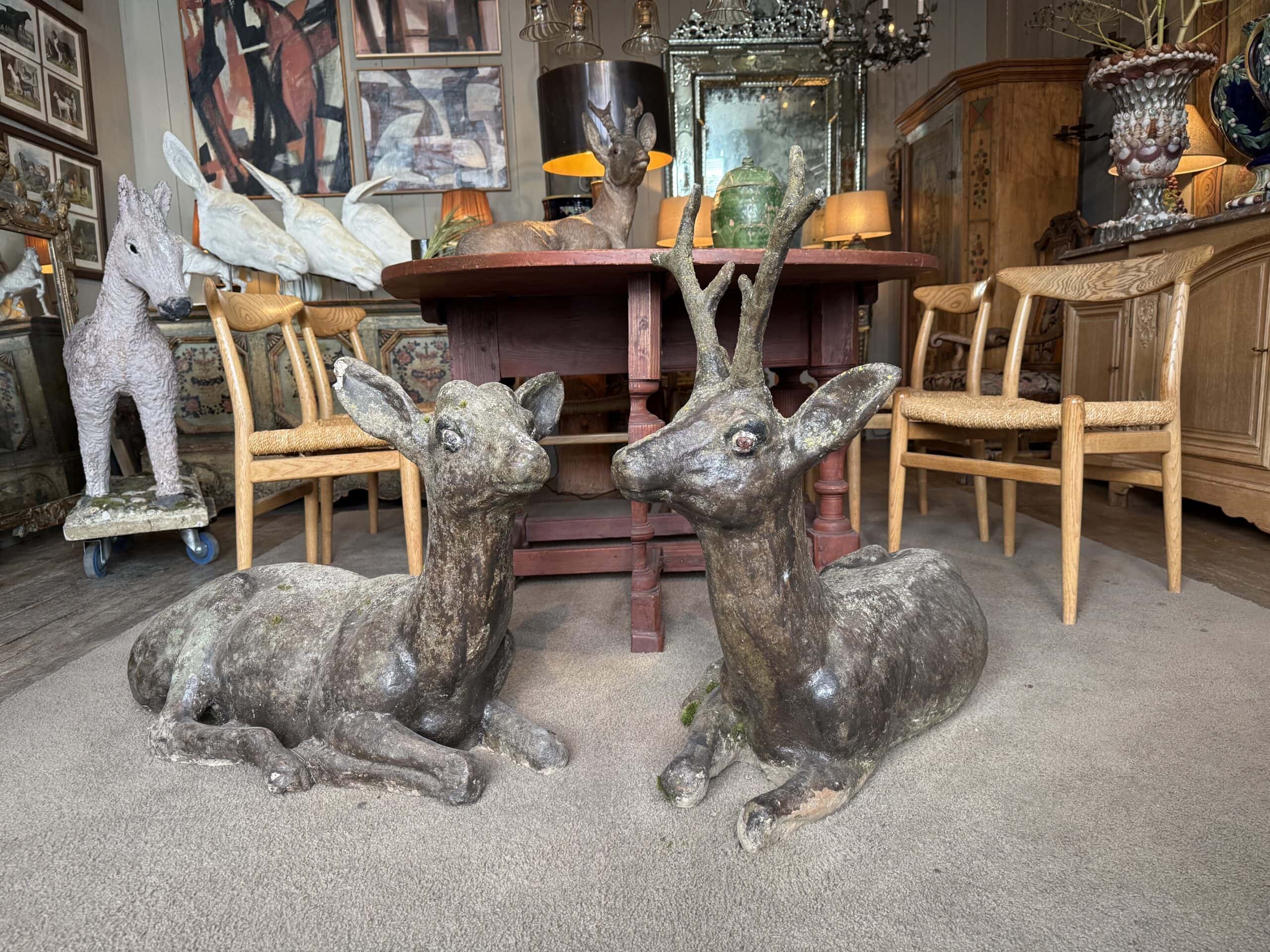 Couple de grands cerfs en ciment peint - ca.1890 – Image 2