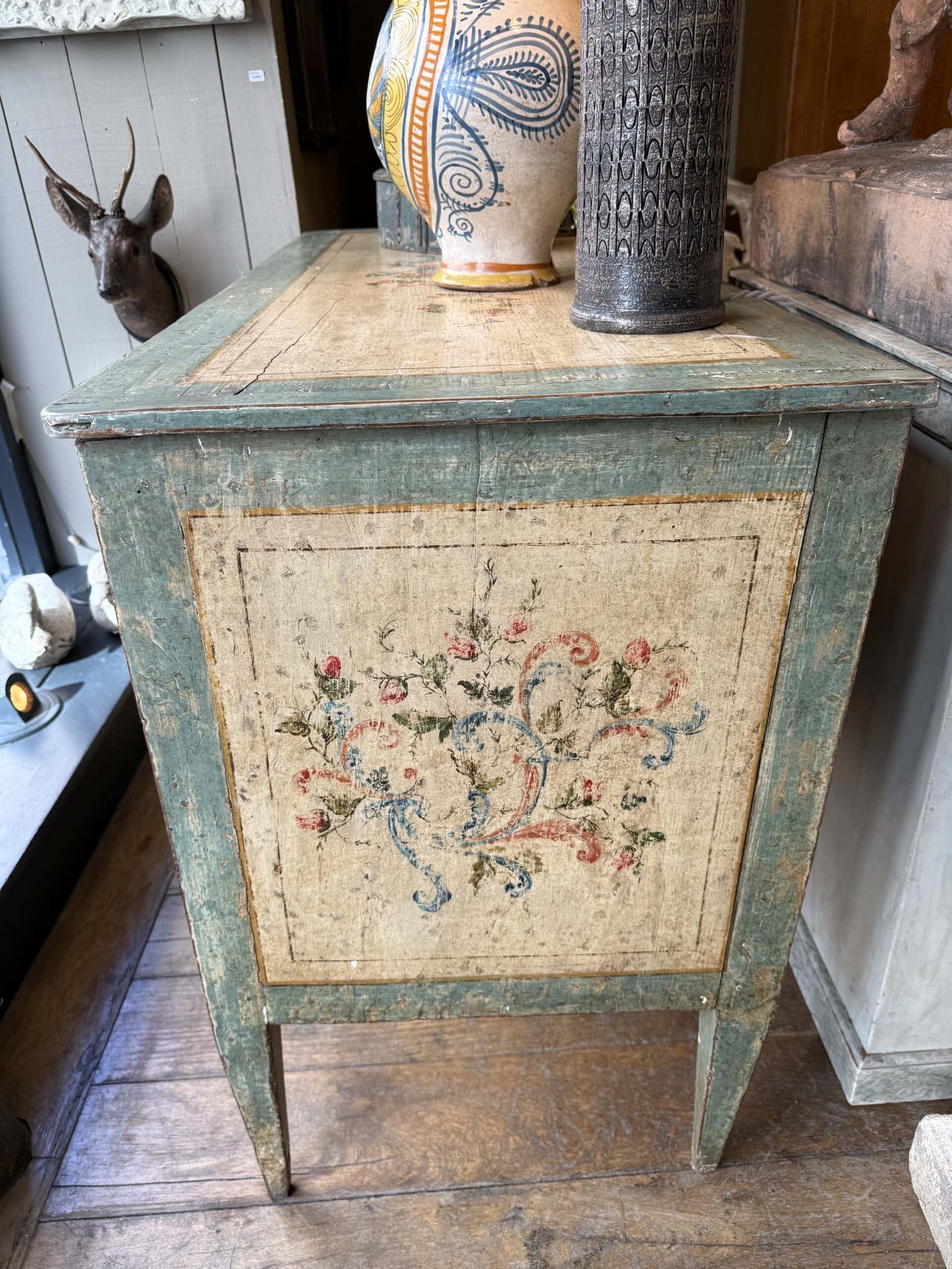 Commode Toscane laque polychrome guirlandes de fleurs sur fond vert pâle ca.1870 - – Image 6