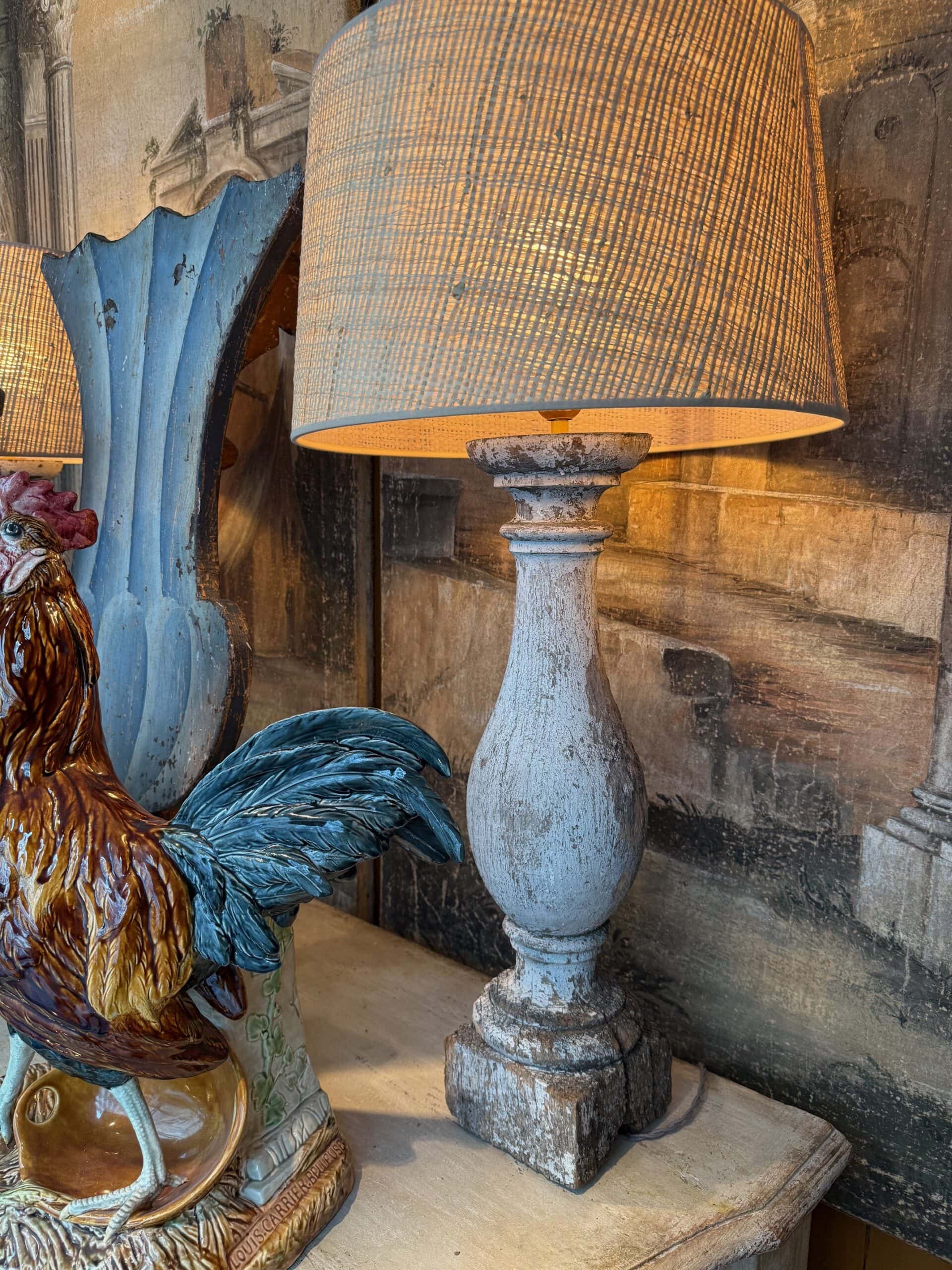 Paire de lampes balustres en bois blanc + rotin