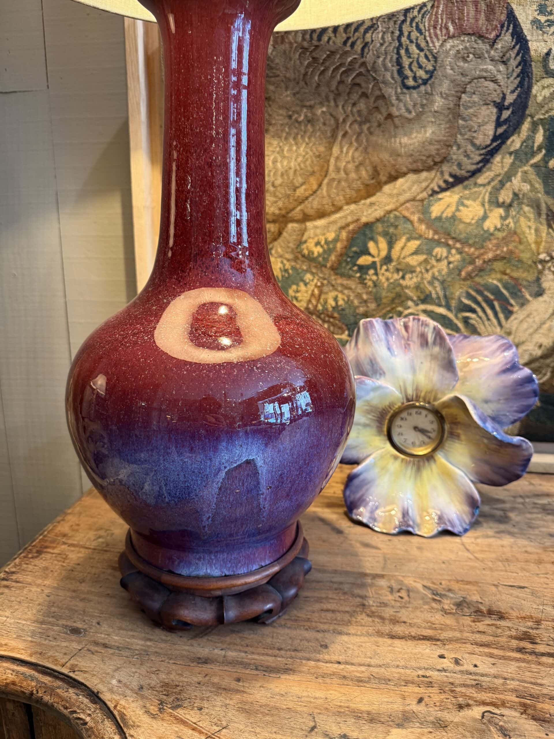 Grande lampe vase Chinois en céramique émail "rouge sang de boeuf" ca.1920 + A/J soie froncée – Image 2