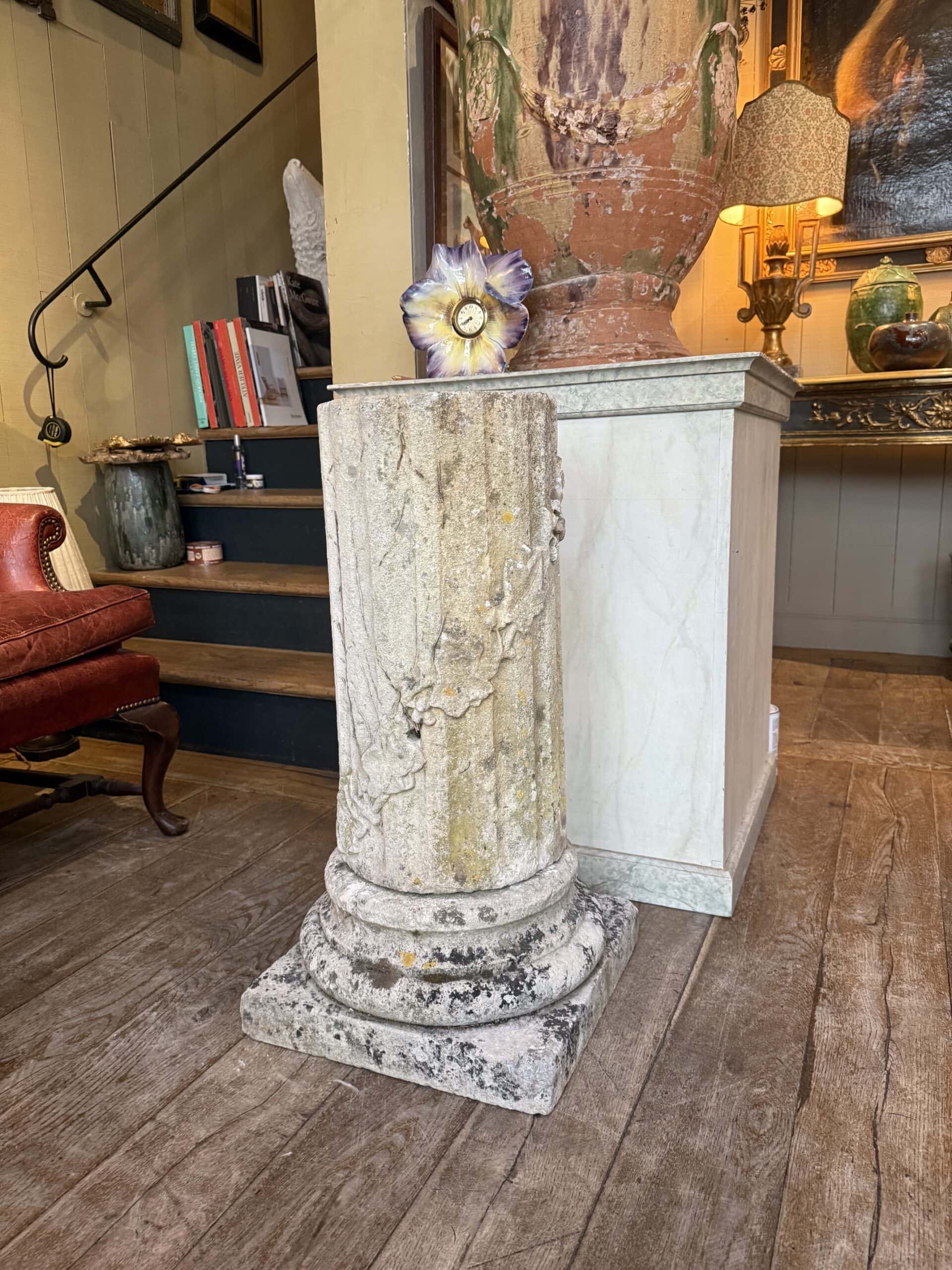 Colonne cannelée en pierre sculptée "liane de lierre" - France XIXe – Image 3
