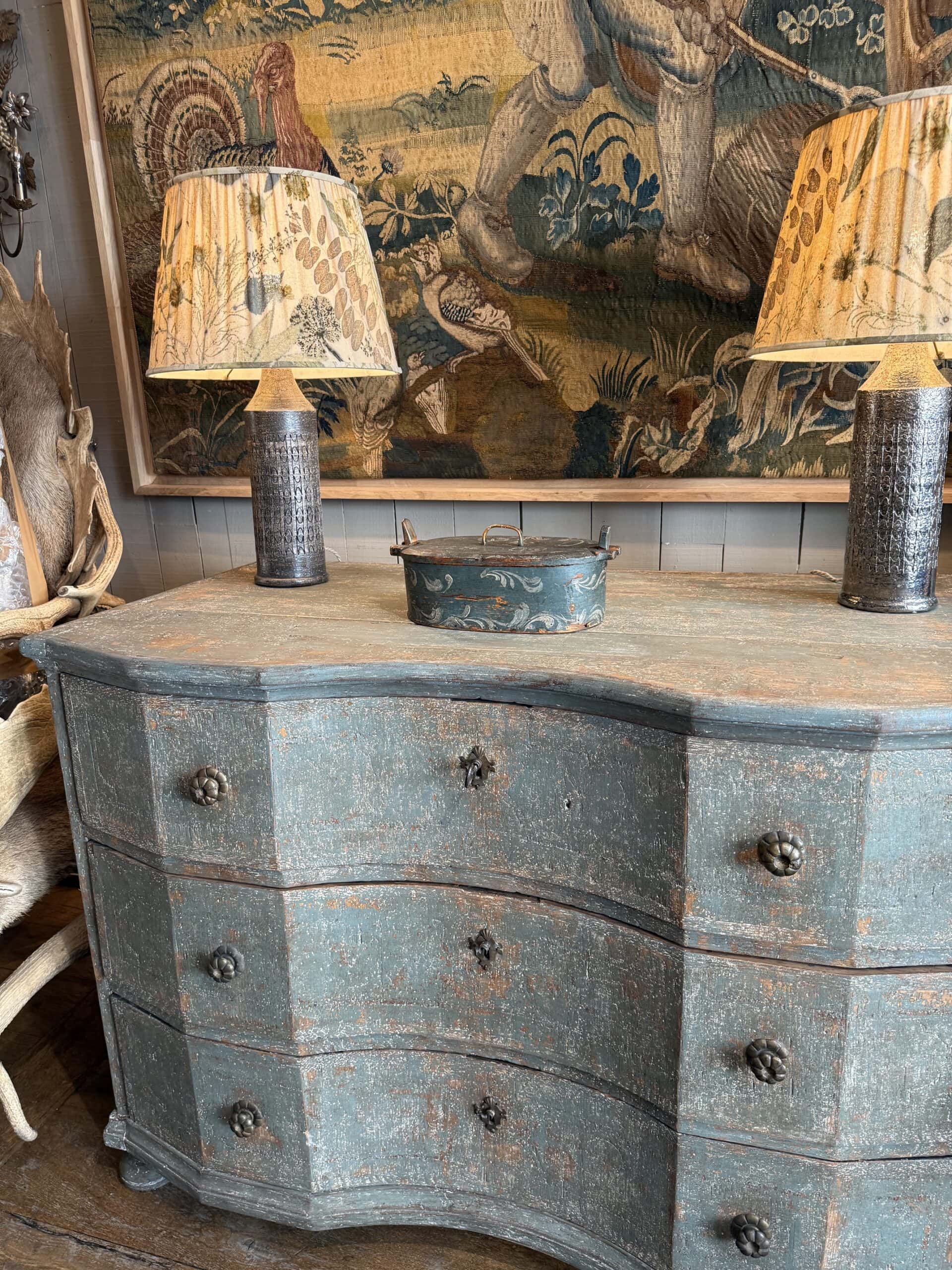 Commode Vénitienne double galbe en bois peint patine bleu aqua ca.1800 – Image 3