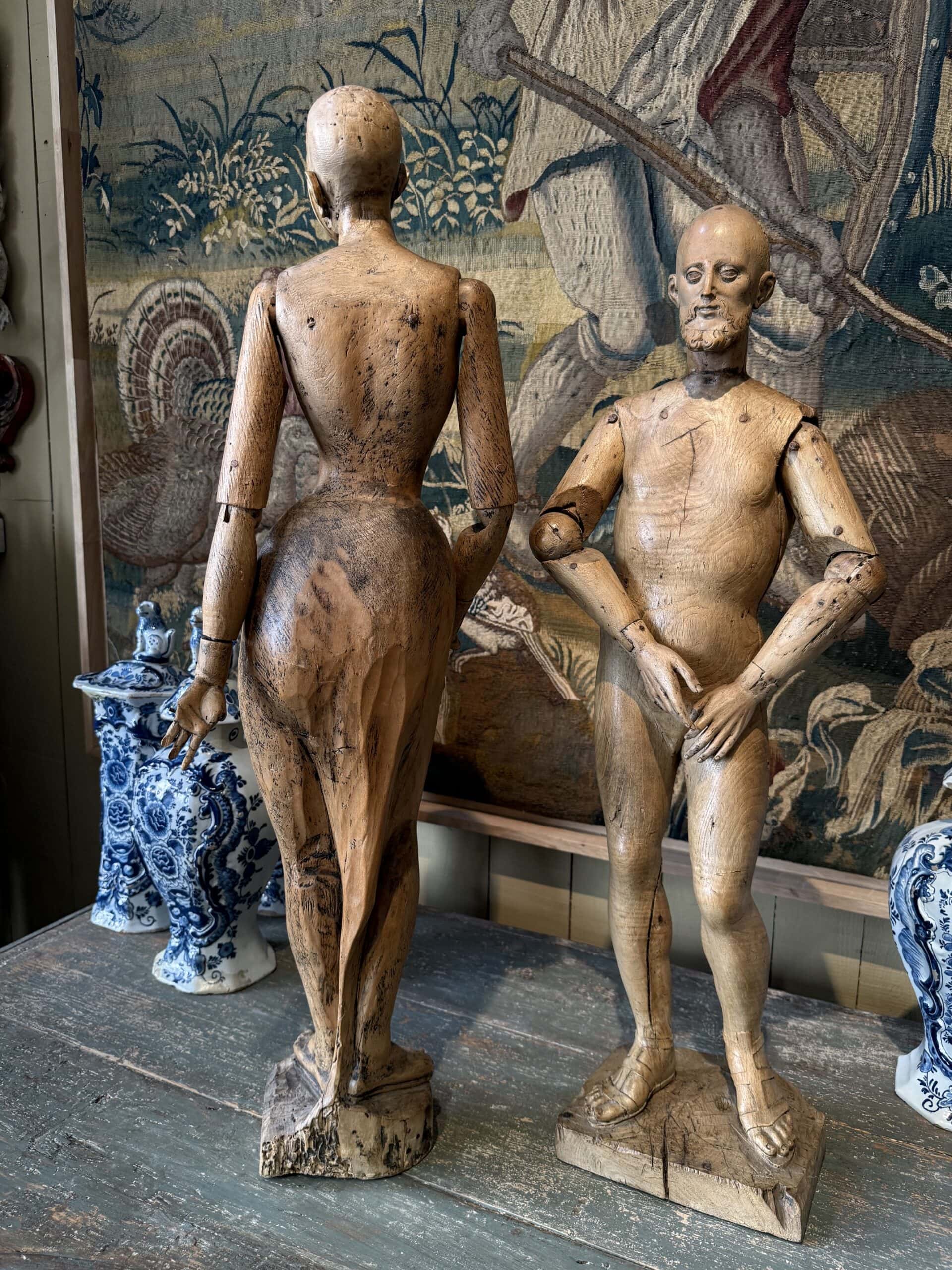 Paire de mannequins de procession dit "capipotes" en bois blond sculpté Italie XVIIIe – Image 6