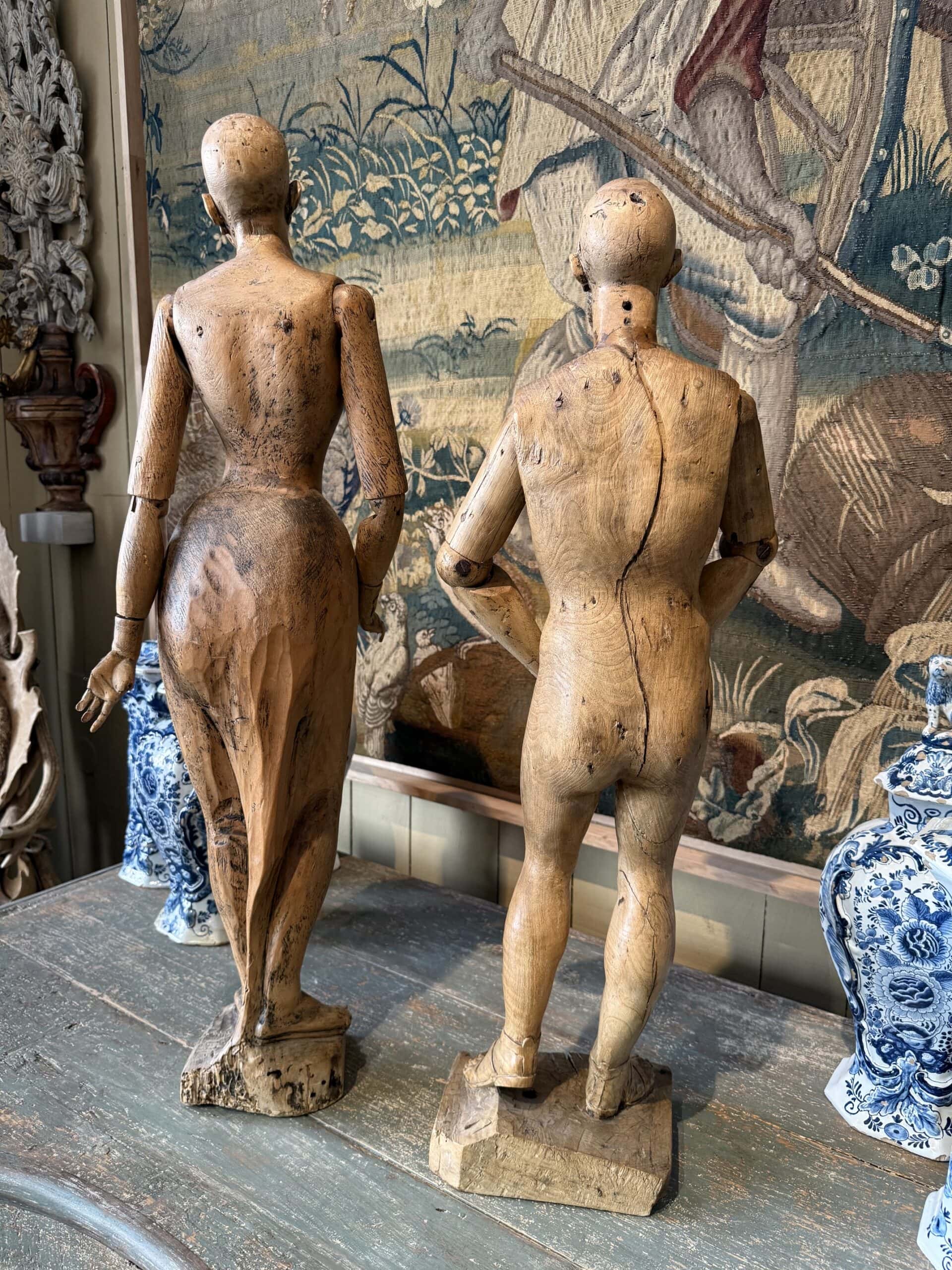 Paire de mannequins de procession dit "capipotes" en bois blond sculpté Italie XVIIIe – Image 7