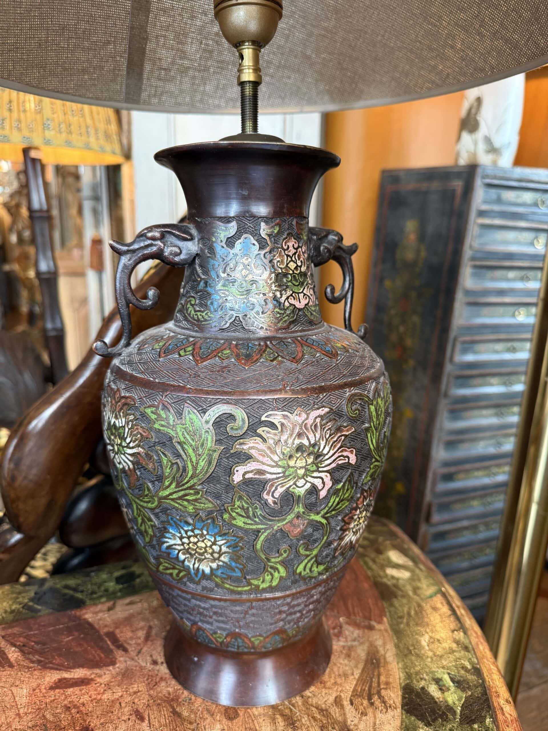 Paire de lampes vases cloisonnés en bronze "chrysanthèmes" - Japon ca.1900 + AJ – Image 2