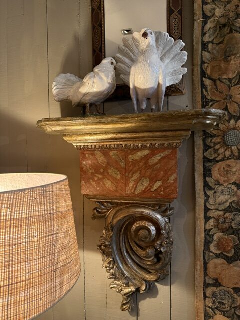 Paire de consoles murales baroques en bois sculpté et peint - Italie XVIIIe – Image 2
