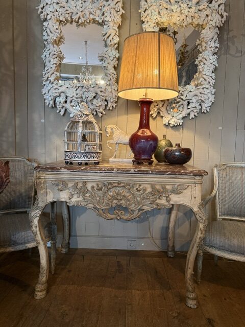 Table a gibier Louis XV en bois sculpté et peint - plateau en marbre - France XVIIIe – Image 4