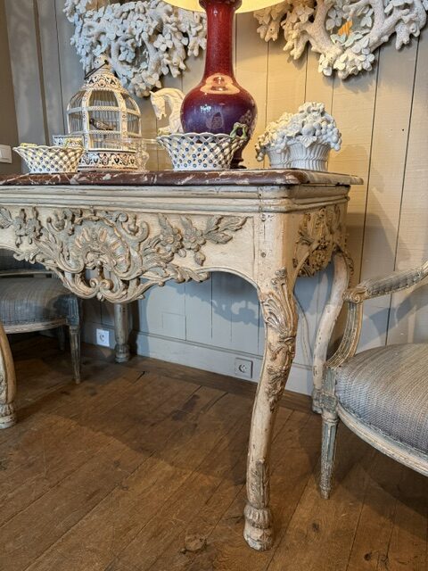 Table a gibier Louis XV en bois sculpté et peint - plateau en marbre - France XVIIIe – Image 5