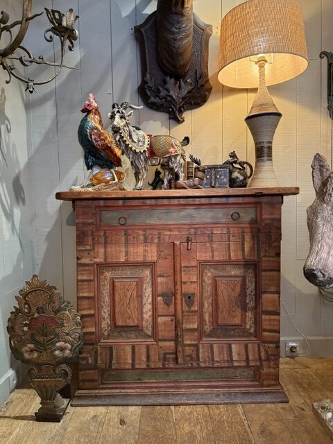Buffet Suédois à deux portes – en bois peint décor Folk-art ca.1850