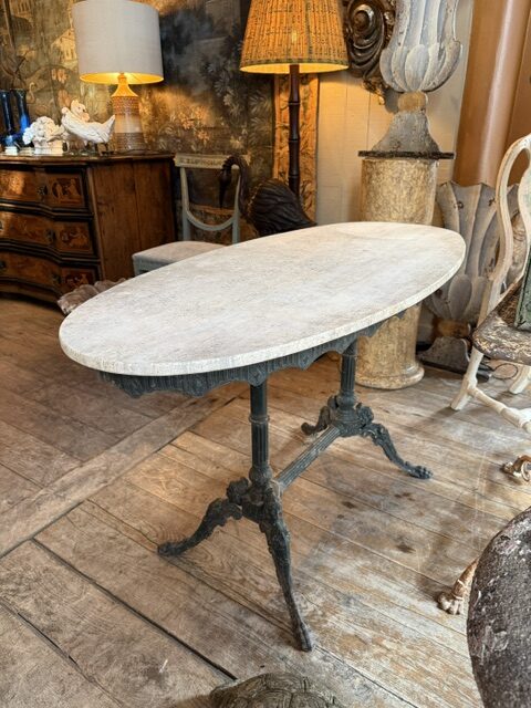 Table de jardin Néoclassique de forme ovale en fonte & marbre – France ca.1810