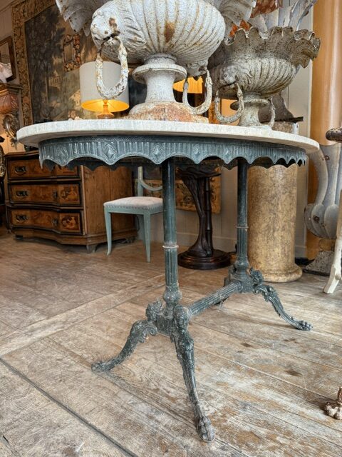 Table de jardin Néoclassique de forme ovale en fonte & marbre - France ca.1810 – Image 2
