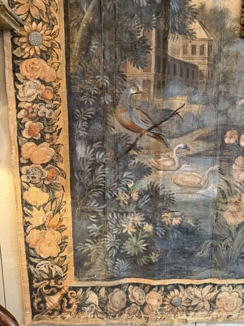 Grande toile peinte décor de paysage avec un château, des oiseaux & fleurs- bordure de fruits et feuillages- France XVIIIe – Image 6