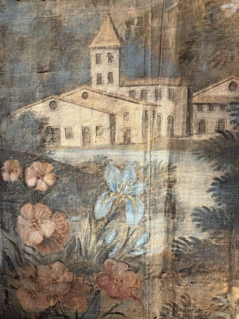 Grande toile peinte décor de paysage avec un château, des oiseaux & fleurs- bordure de fruits et feuillages- France XVIIIe – Image 5