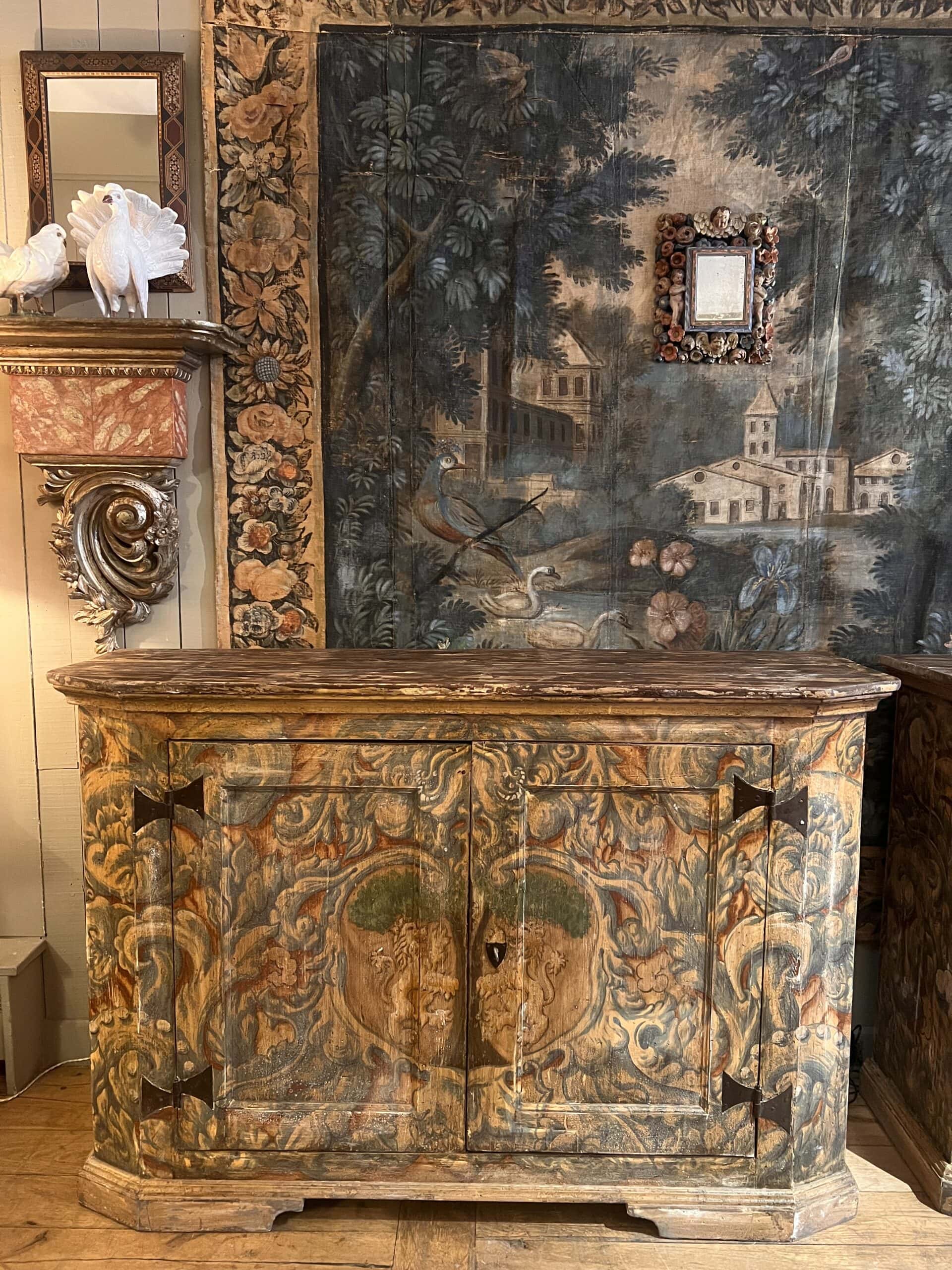 Paire de buffets hauts polychromes à riche décor Baroque Italien - fin XIXe – Image 5