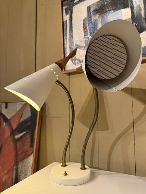 Lampe de bureau en métal laqué, deux abat-jours sur bras flexibles en laiton – Danemark ca.1950 – Image 3